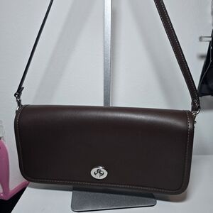 Coach reedition dinky in maple